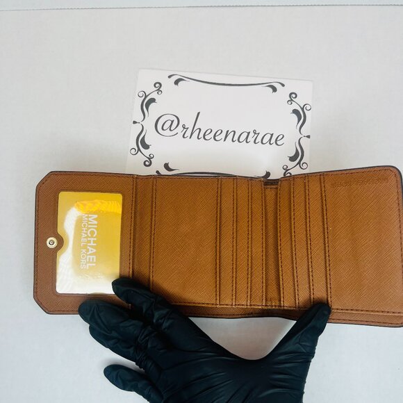 Authentic Michael Kors Hayes Medium Trifold Wallet in Luggage Brown - Picture 11 of 13